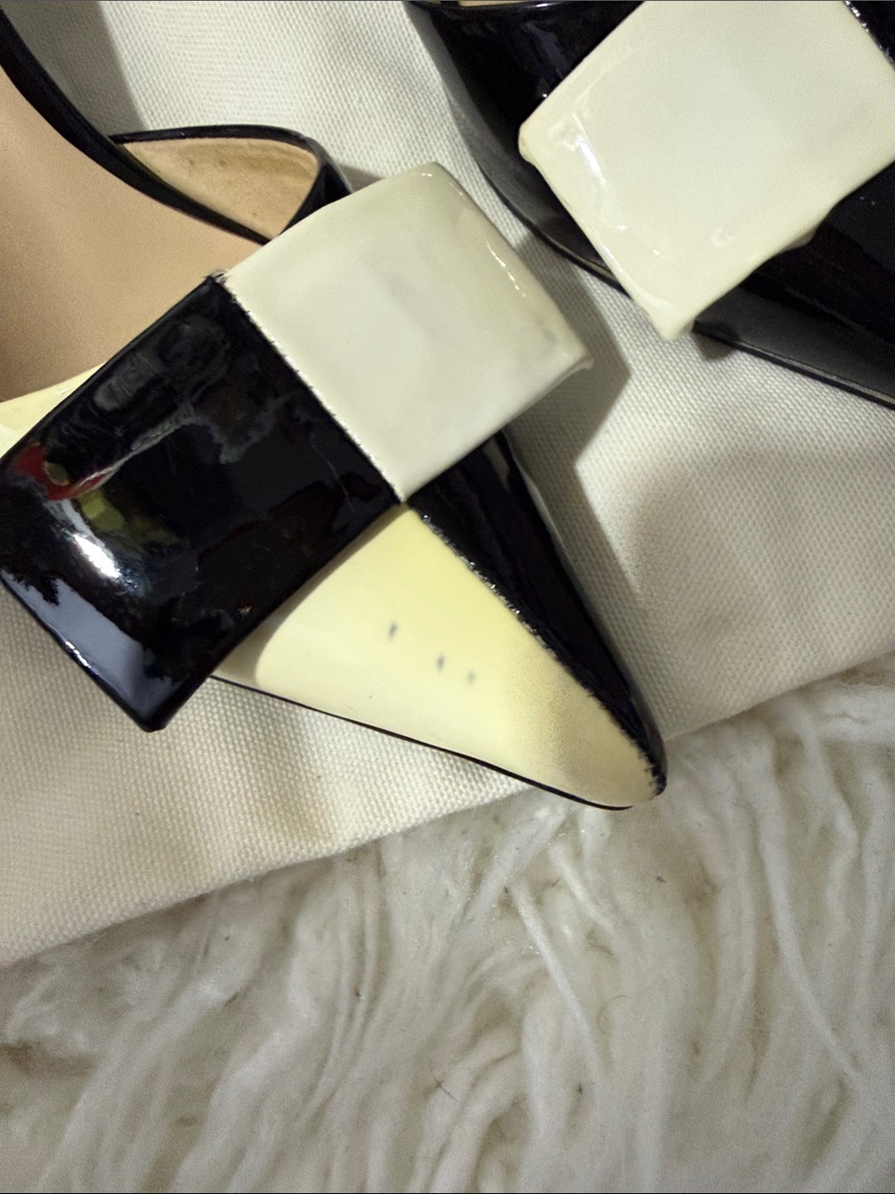 Louis Vuitton Two-Tone Pointed Toe Pumps in Black and White size 39 or 8.5 - Picture 9 of 13
